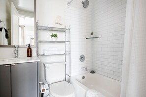 Een douche, een haardroger