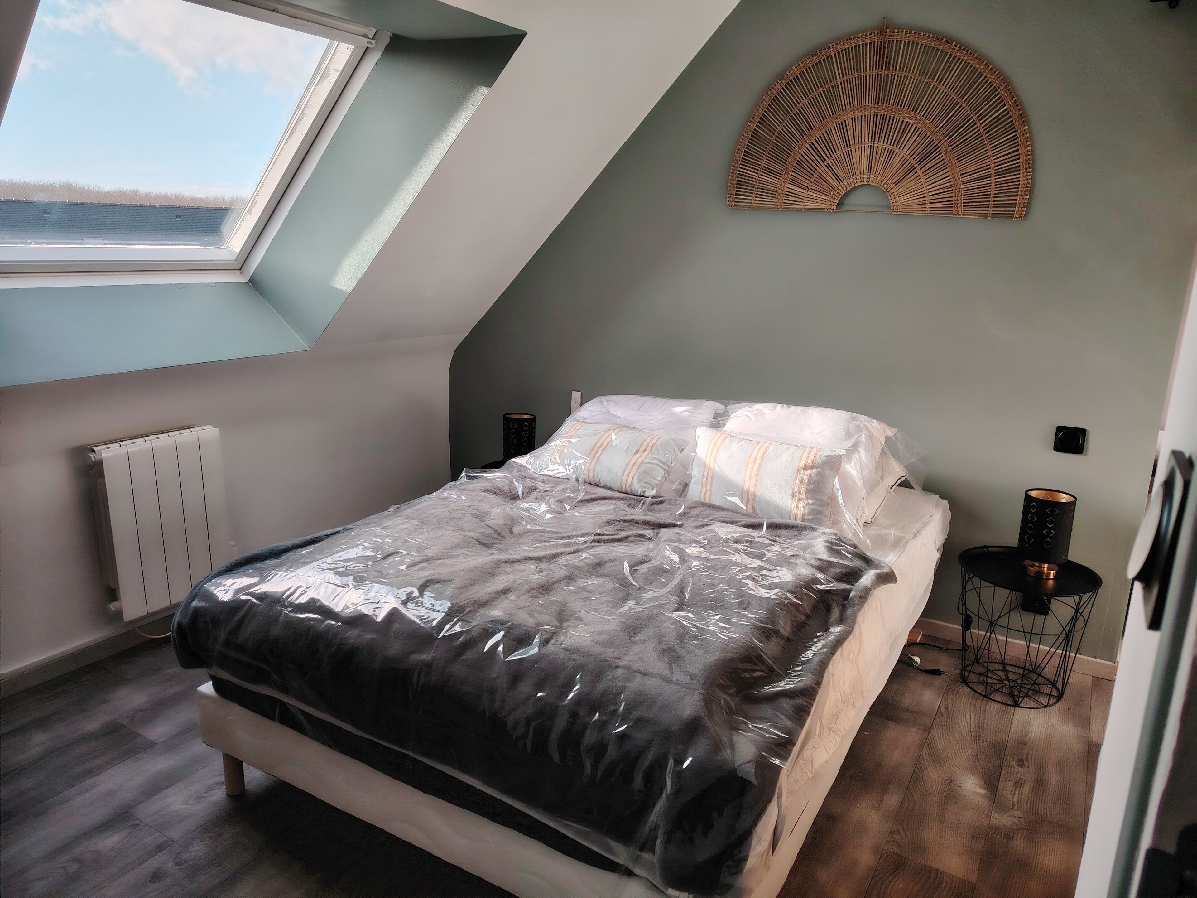 5 slaapkamers, een strijkplank/strijkijzer, reisbedje, gratis wifi