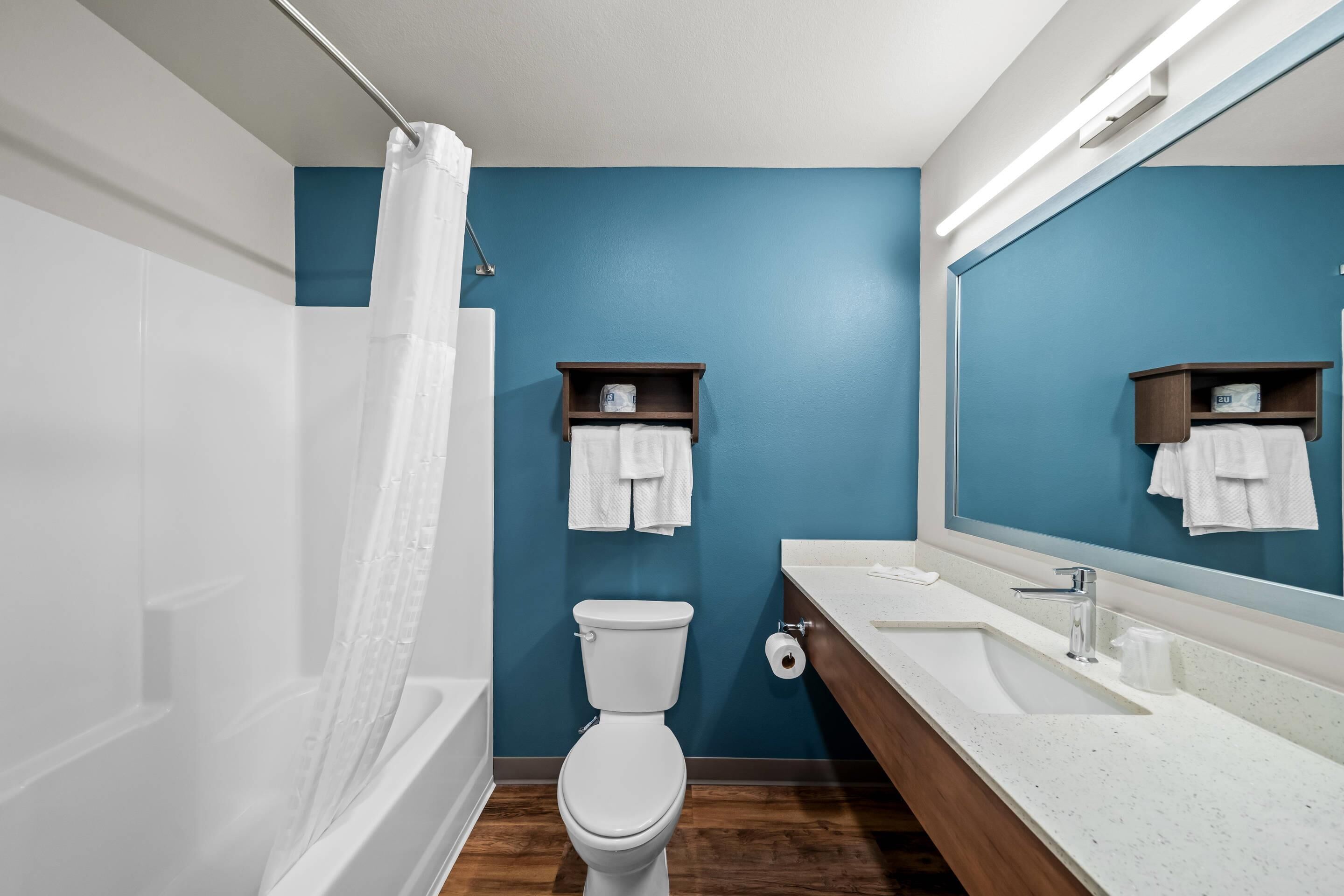 Suite, 2 queensize-senger, ikke-røyk | Skrivebord, wi-fi (inkludert) og sengetøy