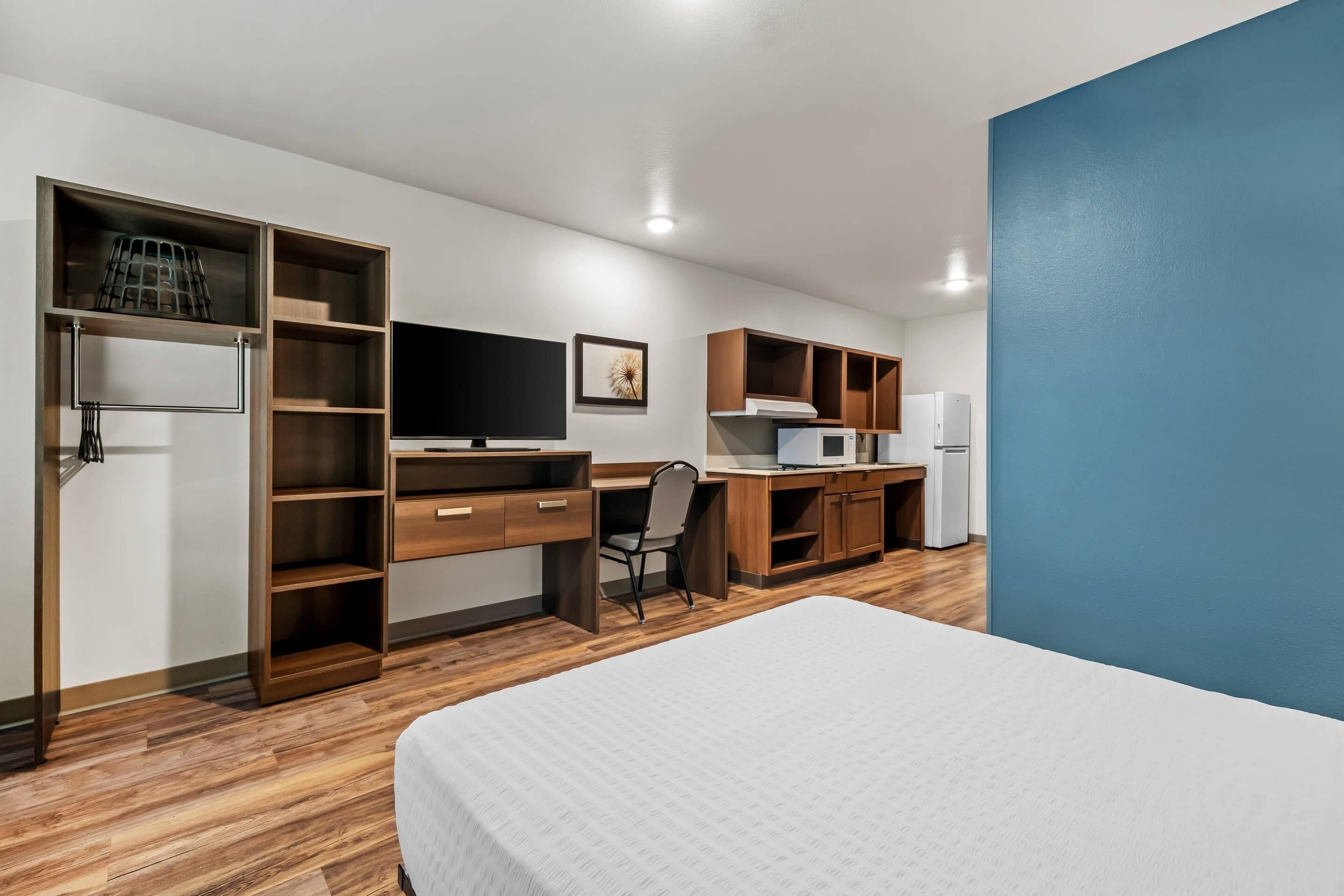 Escrivaninha, Wi-Fi de cortesia, roupa de cama