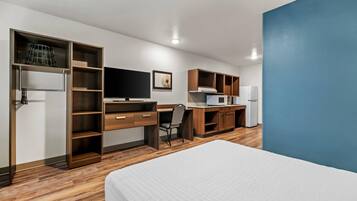 Escrivaninha, Wi-Fi de cortesia, roupa de cama