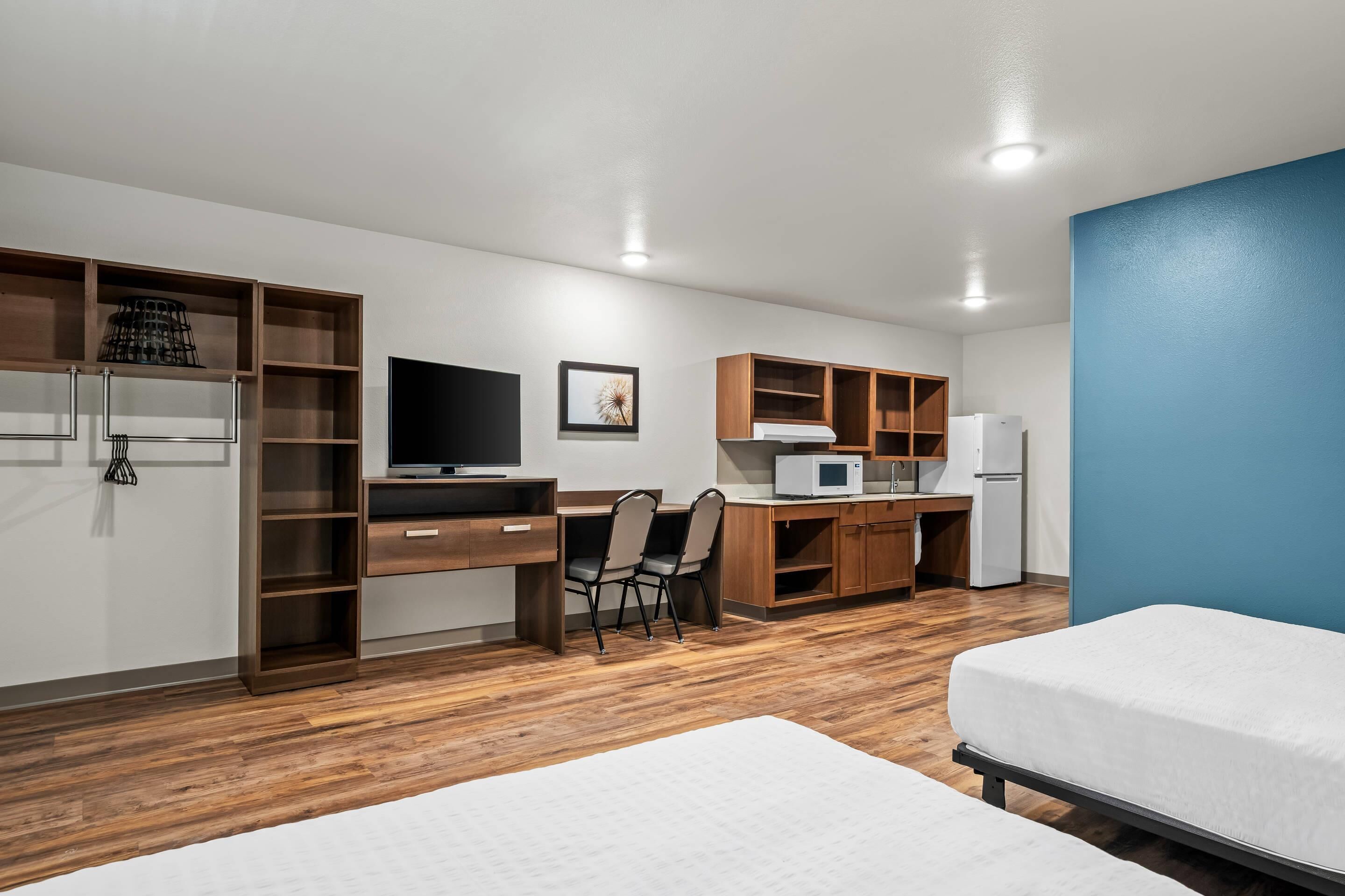 Suite, 2 Tempat Tidur Queen, akses difabel, Bebas Asap Rokok | Meja kerja, Wi-Fi gratis, dan seprai linen