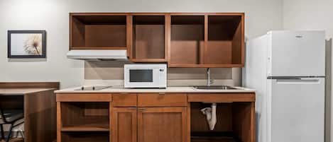 書桌、免費 Wi-Fi、床單