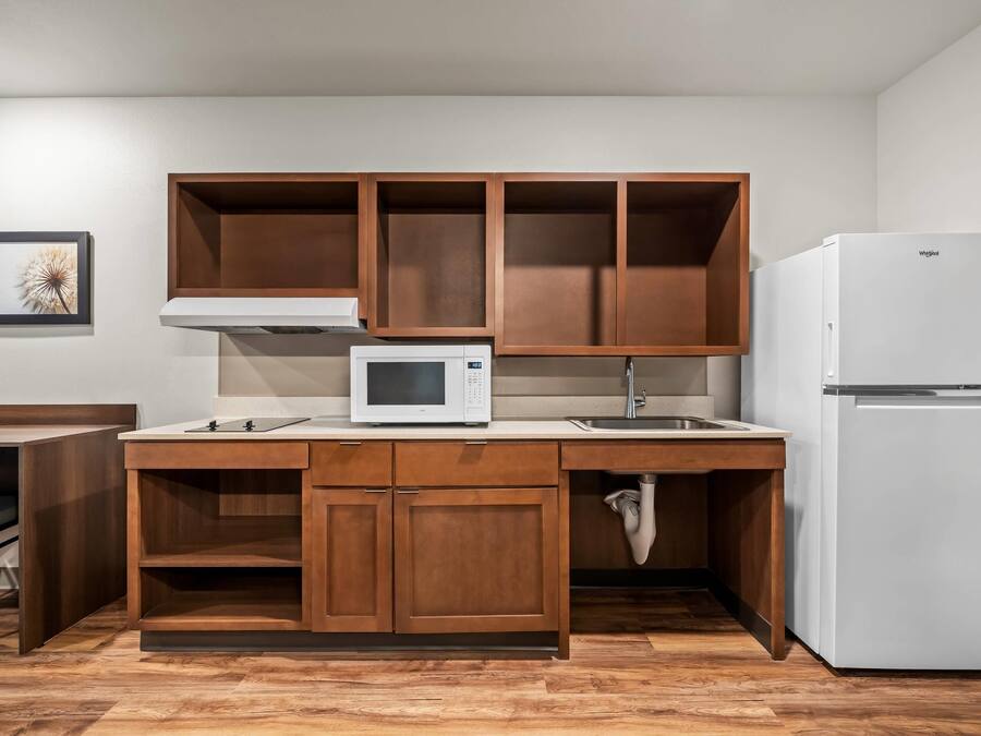 Skrivebord, wi-fi (inkludert) og sengetøy