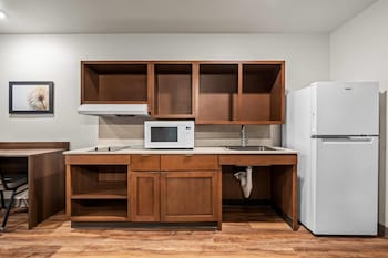 WoodSpring Suites Orlando East UCF