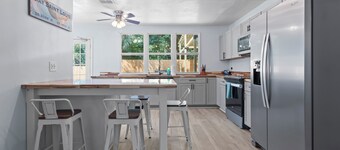 Your own tropical oasis in downtown Bay St Louis!