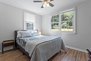 4 quartos, ferros/tábuas de passar roupa, Wi-Fi de cortesia