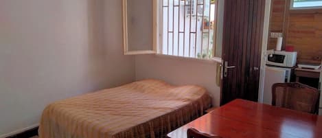 1 habitación y ropa de cama