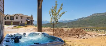 Glenview Lodge | brand-new house in Heber City with mountain views