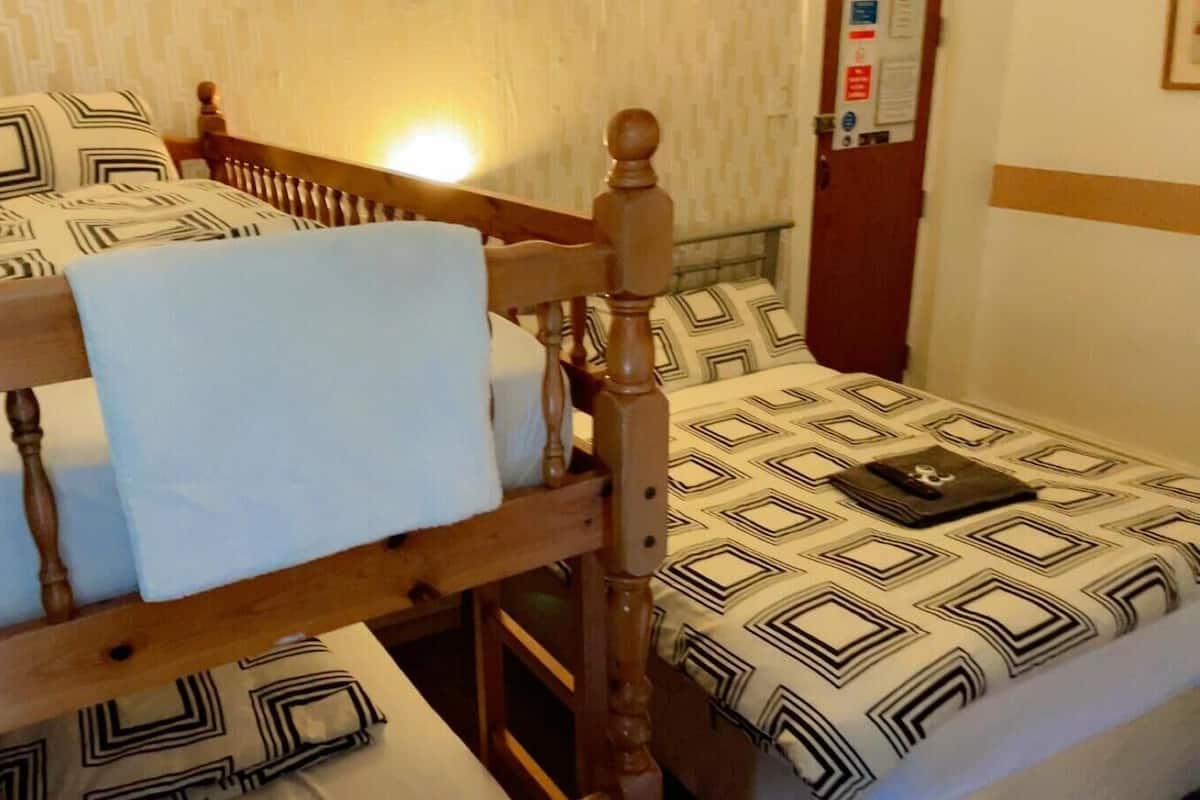 Deluxe Quad Room 10 (4 People) | Sengetøy i egyptisk bomull og sengetøy av topp kvalitet