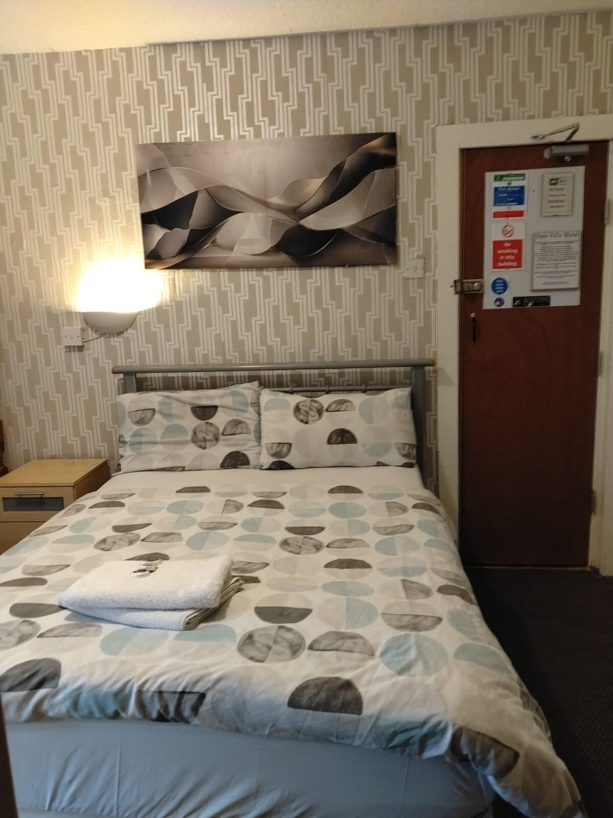 Deluxe Double Room, Non Smoking | Egyptian cotton sheets, premium bedding, pillow-top beds, free WiFi