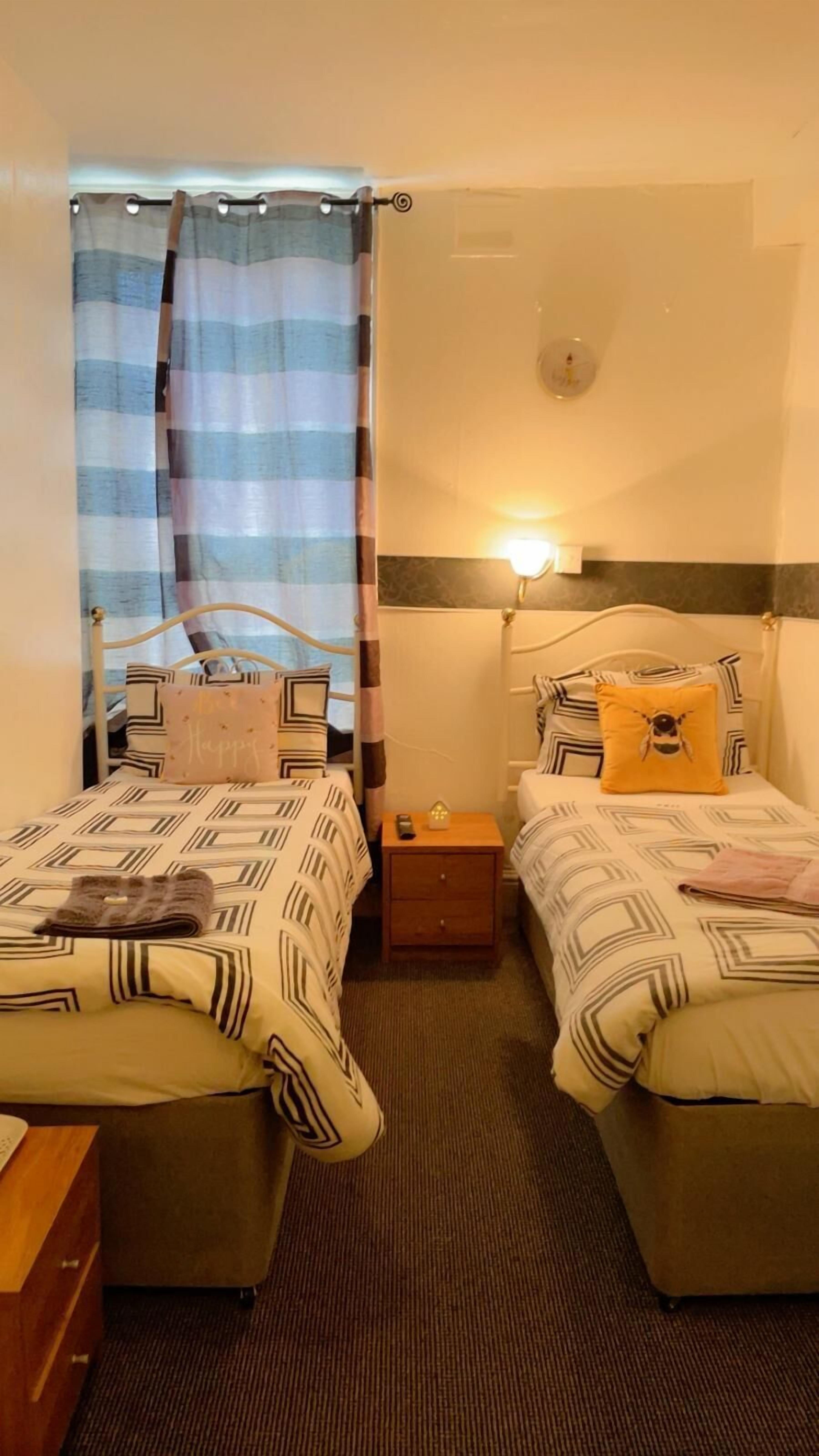 Deluxe Twin Room 15 | Sengetøy i egyptisk bomull og sengetøy av topp kvalitet