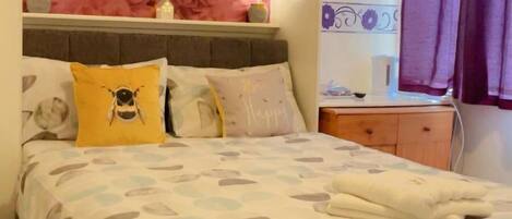 Deluxe Triple Room 11 | Egyptian cotton sheets, premium bedding, pillowtop beds, free WiFi
