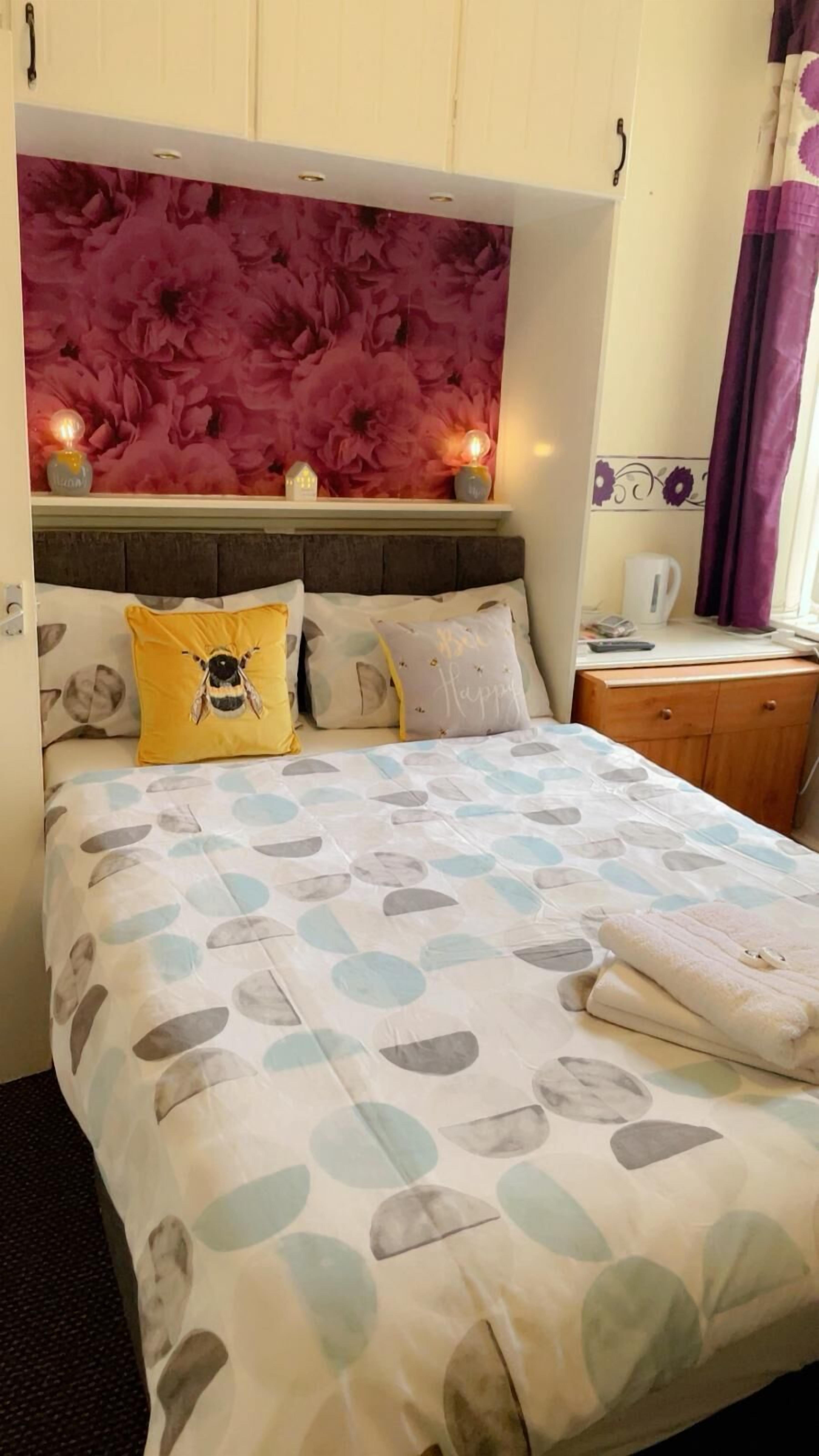 Deluxe Double Room, Non Smoking | Egyptian cotton sheets, premium bedding, pillow-top beds, free WiFi