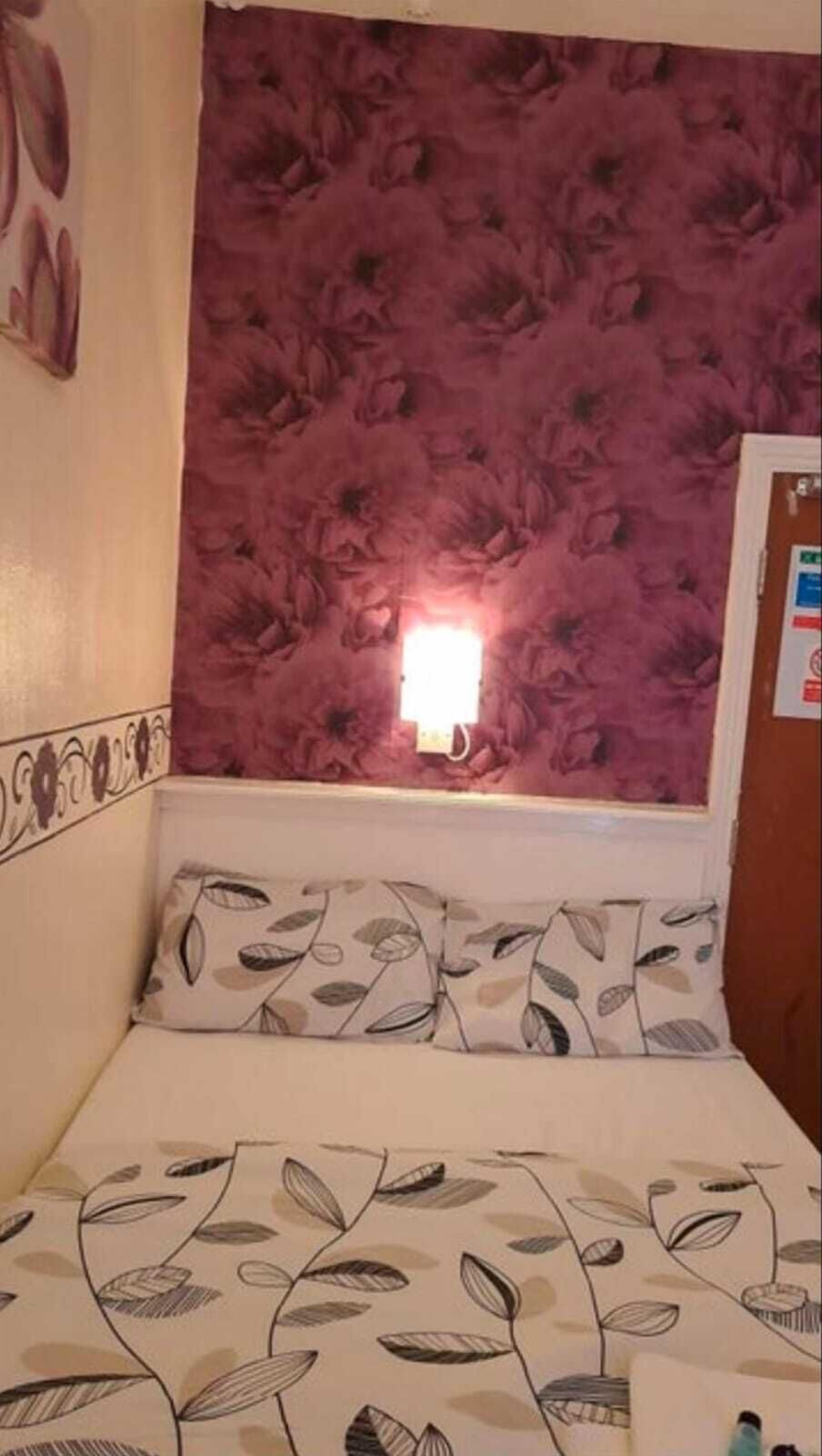 Deluxe Double Room, Non Smoking | Egyptian cotton sheets, premium bedding, pillow-top beds, free WiFi