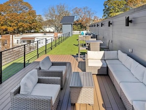 تناول الطعام بالخارج