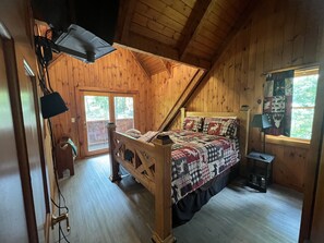 2 عدّة غرف نوم وواي فاي مجانًا وملاءات أسرّة