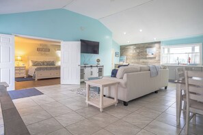 52-inch flat-screen TV with digital channels - Elegant Suite with Jacuzzi (Hancock)