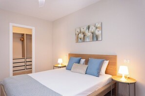 2 slaapkamers, een strijkplank/strijkijzer, wifi, beddengoed