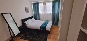 Appartement, 1 queensize bed met slaapbank | 1 slaapkamer, een strijkplank/strijkijzer, gratis wifi, beddengoed