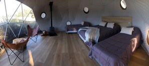 1 Schlafzimmer, individuell dekoriert, Bettwäsche, Rollstuhlgeeignet