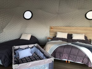 Quarto panorâmico | 1 quarto, individualmente decorados, roupa de cama
