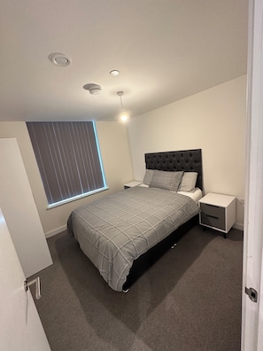 Room - Immaculate 2-bed Apartment in Manchester City Cent (Manchester)