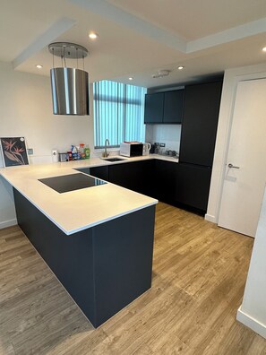Apartment, 2 Queen Beds | Private kitchen | Fridge, microwave, oven, stovetop - Immaculate 2-bed Apartment in Manchester City Cent (Manchester)