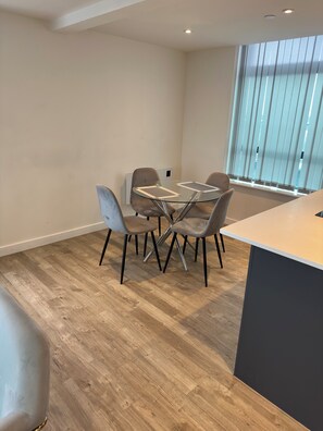 Dining - Immaculate 2-bed Apartment in Manchester City Cent (Manchester)