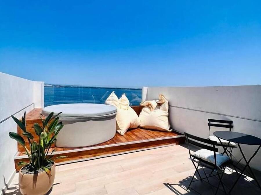 Chambre Deluxe, balcon, vue mer | Terrasse/Patio