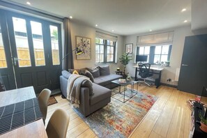 Appartement, 1 lit double et 1 canapé-lit | Coin séjour | Télévision