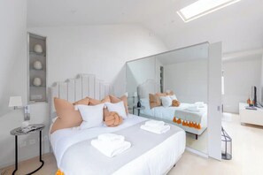 Basic Apartment, 1 Double Bed | 1 bedroom, bed sheets - Stylish 1BD Flat 5 Mins to Harrods- Knightsbridge (London)