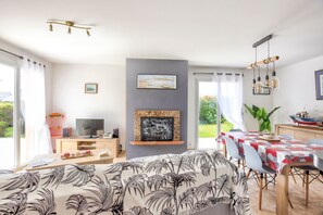 Dining - La Charline - Maison avec jardin près de la plage (Fréhel)