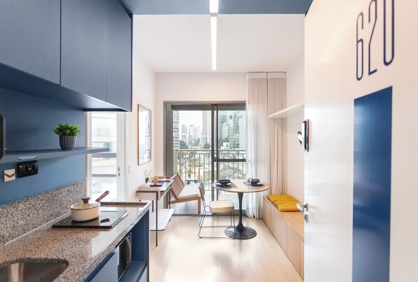 Appartement | Cuisine privée | Batterie de cuisine, vaisselle et ustensiles