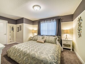 5 Schlafzimmer, Bügeleisen/Bügelbrett, Reisekinderbett, WLAN