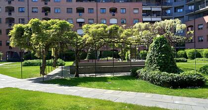 Grand et élégant appartement dans un parc privé de 6 000 m2 à proximité du métro