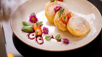 Sarapan Eropah setiap hari (PLN 37 seorang)