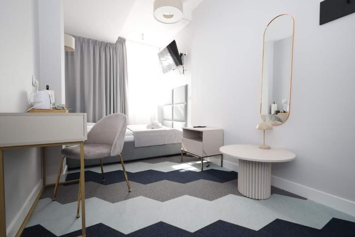 Standard Apartment, 1 Double Bed, Private Bathroom | Individually decorated, individually furnished, blackout drapes