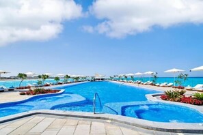 Outdoor pool - Address Beach Resort Marassi (EL ALAMEIN)