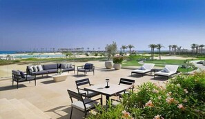 Outdoor dining - Address Beach Resort Marassi (EL ALAMEIN)