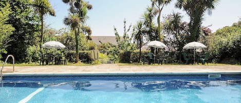 Kolam renang outdoor