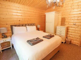 3 bedrooms, individually decorated, individually furnished, free WiFi