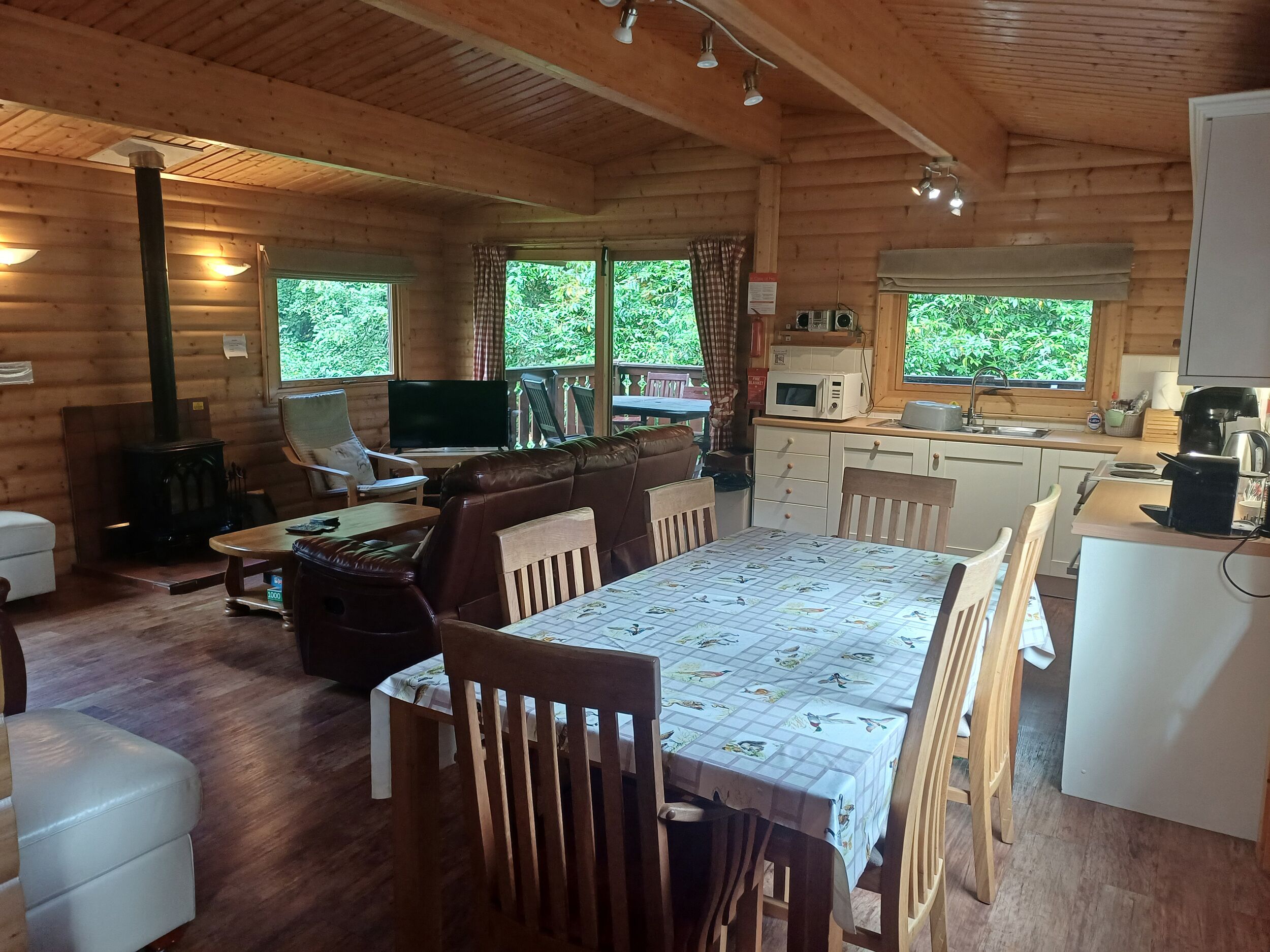 المنشأة من الداخل