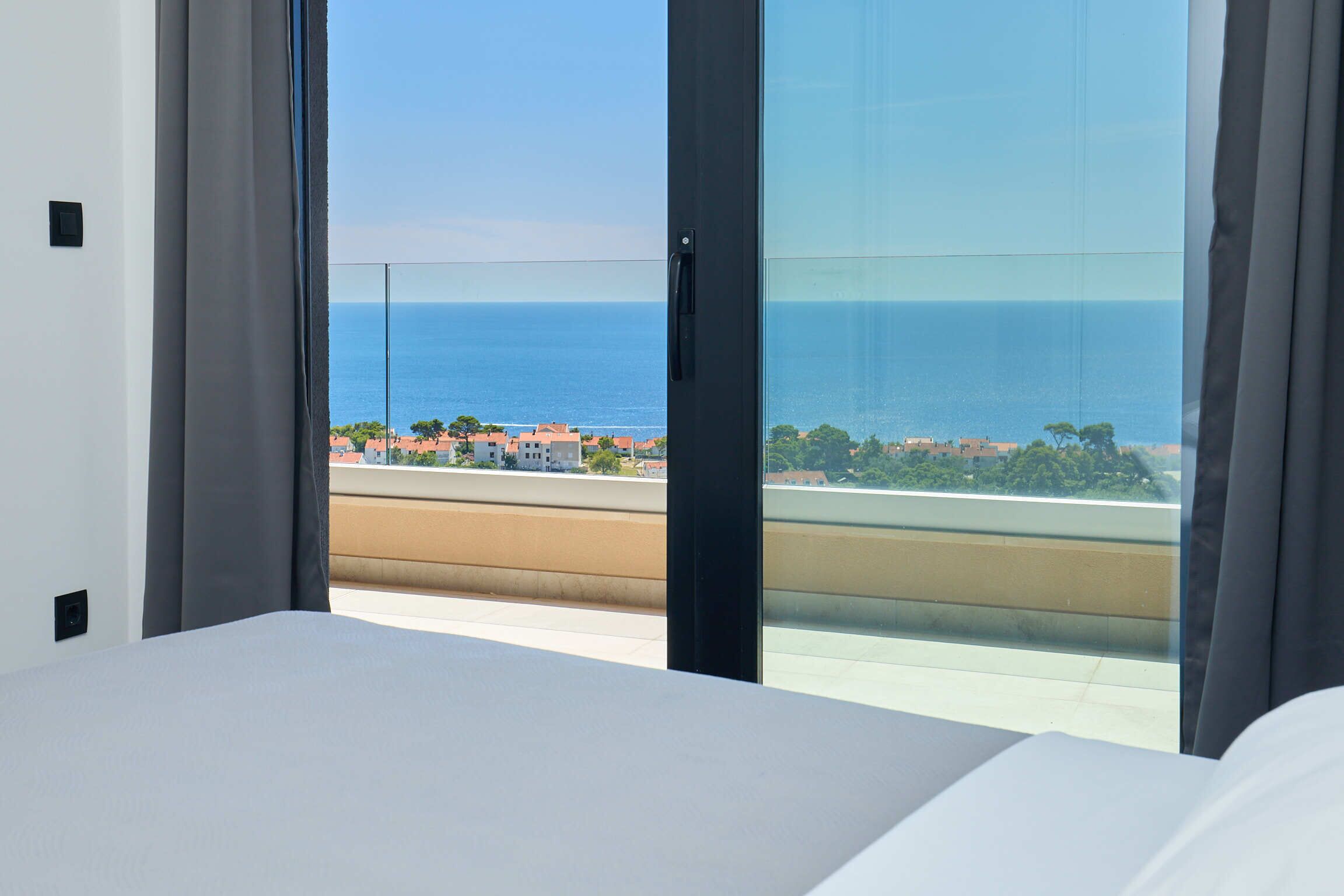 2 室のベッドルーム、アイロン / アイロン台、WiFi (無料)、ベッドシーツ