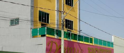 Fachada de la propiedad