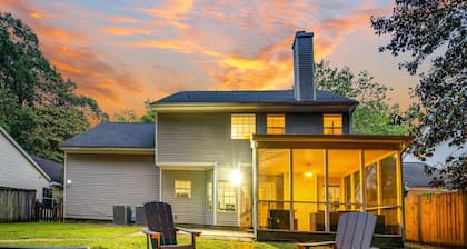 Country Oasis w/ Game Rm, Mins from DWTN & Airport