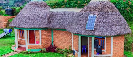 Lyxstuga - 1 dubbelsäng | Skrivbord, arbetsyta för laptop och sängkläder