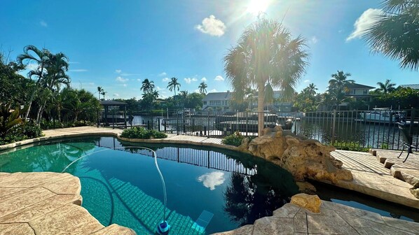 Pool - Latitude Adjustment - Upscale Executive Home (Fort Myers Beach)