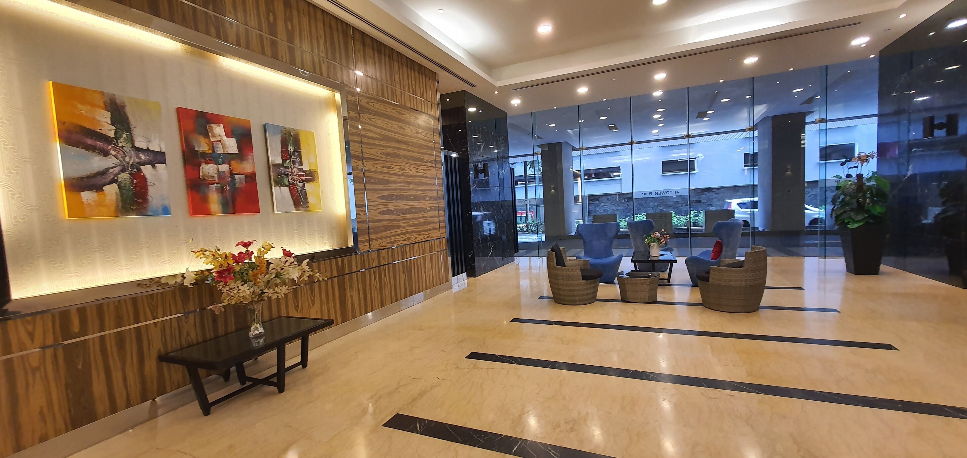 Premium Condo, 3 Bedrooms, Non Smoking, Bathtub | 3 bedrooms, individually decorated, individually furnished, desk
