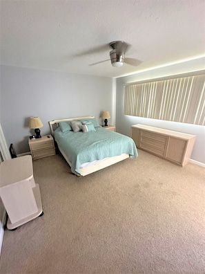 2 camere, una scrivania, Wi-Fi, lenzuola